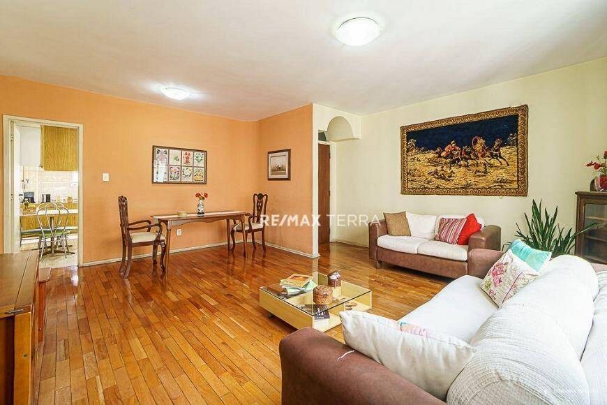 Apartamento com 3 Quartos e 2 banheiros à Venda, 119 m²