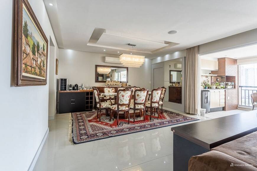 Apartamento com 3 Quartos e 3 banheiros à Venda, 168 m²