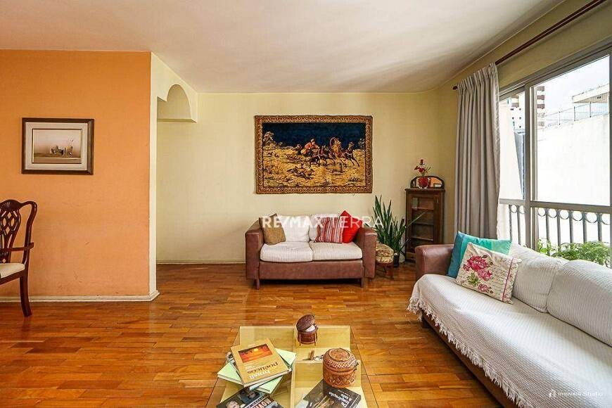 Apartamento com 3 Quartos e 2 banheiros à Venda, 119 m²