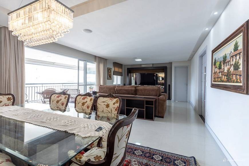 Apartamento com 3 Quartos e 3 banheiros à Venda, 168 m²