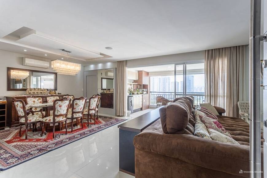 Apartamento com 3 Quartos e 3 banheiros à Venda, 168 m²