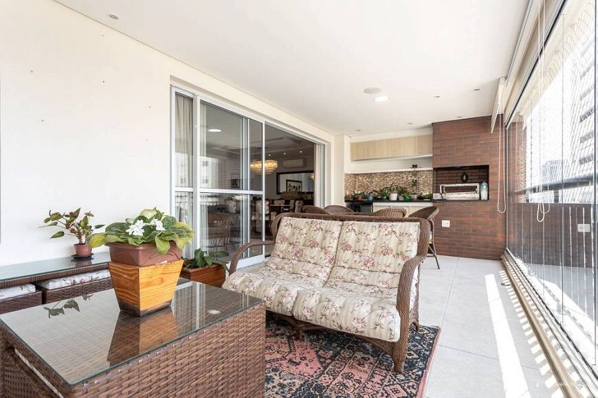 Apartamento com 3 Quartos e 3 banheiros à Venda, 168 m²